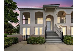 445 Nokomis Ave S #210, VENICE