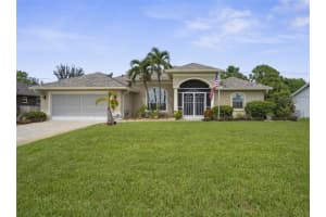 1438 Roosevelt Dr, VENICE