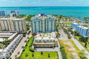 800 TAMIAMI TRAIL, SARASOTA, FL 34236 - MLS#MFRN6140378