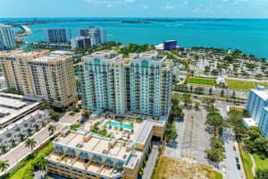 800 TAMIAMI TRAIL, SARASOTA, FL 34236 - MLS#MFRN6140378