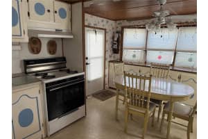 610 GLORIOSA DRIVE, VENICE, FL 34293 Sold 10/31/25