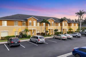 12950 Tigers Eye Dr, VENICE
