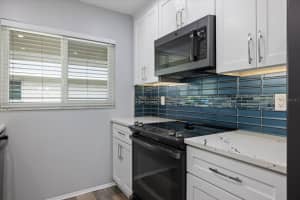 708 TAMIAMI TRAIL, VENICE, FL 34285 - MLS#MFRN6140430
