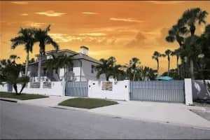 345 MADISON DRIVE, SARASOTA, FL 34236 - MLS#MFRN6140485