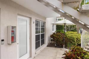 521 VENICE AVENUE, VENICE, FL 34285 - MLS#MFRN6140594