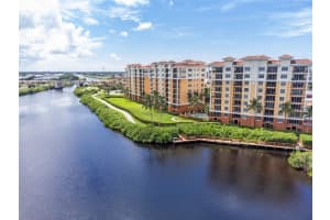 147 Tampa Ave E #202, VENICE