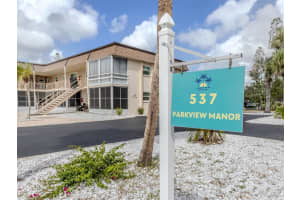 537 MANATEE COURT, VENICE, FL 34285 - MLS#MFRN6140783