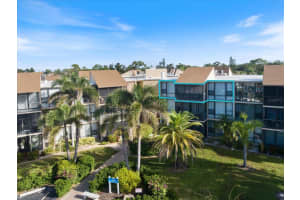 618 BIRD BAY DRIVE, VENICE, FL 34285 - MLS#MFRN6140802