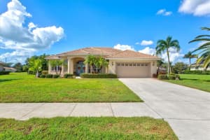 210 LAKE VICTORIA COURT, ENGLEWOOD, FL 34223 - MLS#MFRN6140904