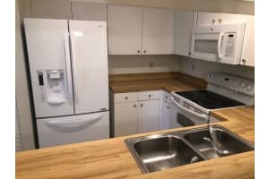 638 BIRD BAY DRIVE, VENICE, FL 34285 - MLS#MFRN6140940