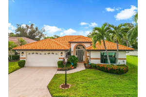1905 Tradewinds Cir, VENICE