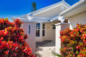 698 HARRINGTON LAKE DRIVE, VENICE, FL 34293 - MLS#MFRN6141001