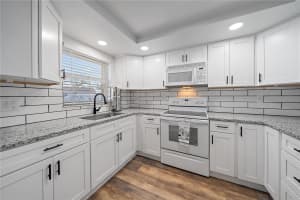 1703 BAL HARBOUR DRIVE, VENICE, FL 34293 - MLS#MFRN6141054