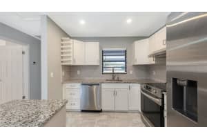 1716 LAKESIDE DRIVE, VENICE, FL 34293 - MLS#MFRN6141146