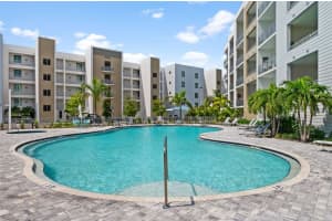 1703 N Tamiami Trl #303, SARASOTA