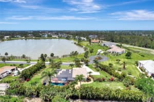 8170 Casa De Meadows Dr, ENGLEWOOD