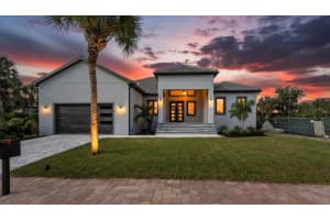 4980 Topsail Dr, NOKOMIS