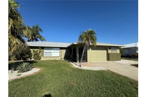 1335 Cambridge Dr, VENICE