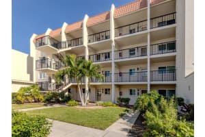 230 SANTA MARIA STREET, VENICE, FL 34285 - MLS#MFRN6141817