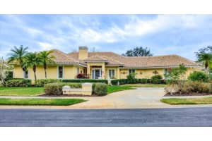 823 Carnoustie Dr, VENICE 823 Carnoustie Dr, VENICE