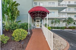 950 TARPON CENTER DRIVE, VENICE, FL 34285 - MLS#MFRN6142052