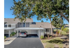 1310 Pine Lake Dr #10, VENICE