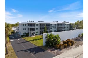 649 TAMIAMI TRAIL, VENICE, FL 34285 - MLS#MFRN6142192