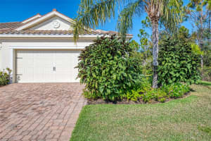 11401 OKALOOSA DRIVE, VENICE, FL 34293 - MLS#MFRN6142230