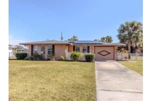 525 Azalea Dr Nw, PORT CHARLOTTE