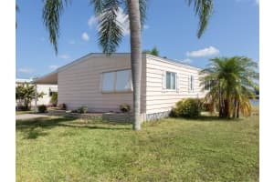 109 LAKEVIEW DRIVE, NORTH PORT, FL 34287 - MLS#MFRN6142323