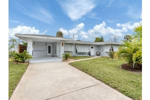 825 NOKOMIS AVENUE, VENICE, FL 34285 - MLS#MFRN6142423