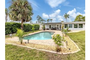 825 NOKOMIS AVENUE, VENICE, FL 34285 - MLS#MFRN6142423