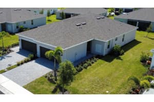 8746 Saint Kitts Cir, ENGLEWOOD