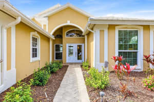 304 BERMUDA COURT, VENICE, FL 34293 - MLS#MFRN6142670