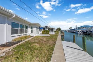 825 WHITE CAP CIRCLE, VENICE, FL 34285 - MLS#MFRN6142694