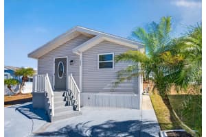 204 Crown Point Dr, NOKOMIS