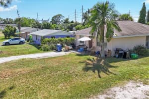 2214 PARK ROAD, VENICE, FL 34293 - MLS#MFRN6143071