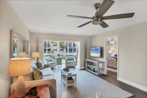 210 SANTA MARIA STREET, VENICE, FL 34285 - MLS#MFRN6143156