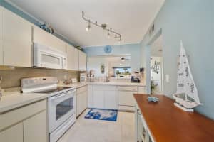 758 VILLAGE CIRCLE, VENICE, FL 34292 - MLS#MFRN6143199