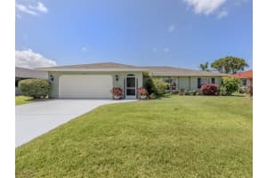 904 S Gondola Dr, VENICE