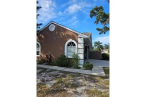 417 LAKE OF THE WOODS DRIVE, VENICE, FL 34293 - MLS#MFRN6143447