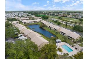 335 THREE LAKES LANE, VENICE, FL 34285 - MLS#MFRN6143492