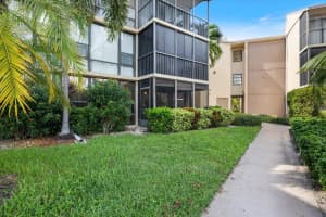 612 BIRD BAY DRIVE, VENICE, FL 34285 - MLS#MFRN6143605