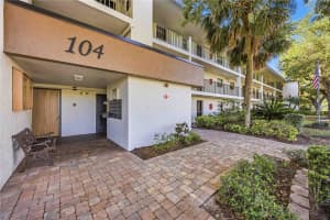 104 CAPRI ISLES BOULEVARD, VENICE, FL 34292 - MLS#MFRN6143682