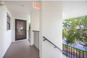 104 CAPRI ISLES BOULEVARD, VENICE, FL 34292 - MLS#MFRN6143682