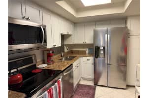 618 BIRD BAY DRIVE, VENICE, FL 34285 - MLS#MFRN6143718