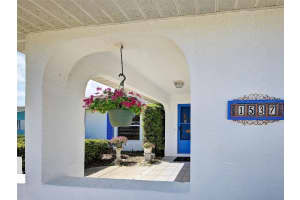 1537 CREST DRIVE, ENGLEWOOD, FL 34223 - MLS#MFRN6143880