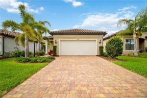 6713 ALSTEAD CIRCLE, LAKEWOOD RANCH, FL 34202 - MLS#MFRN6143886