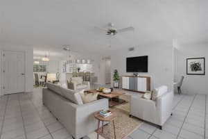 528 VENICE AVENUE, VENICE, FL 34285 - MLS#MFRN6143972
