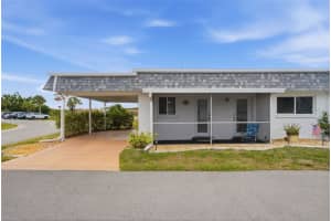 690 Circlewood Dr #w8, VENICE